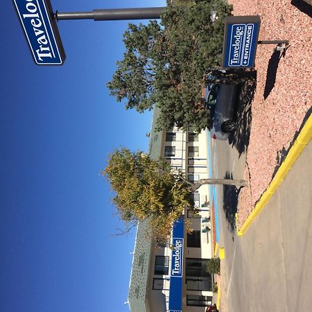 Travelodge By Wyndham Raton Exterior photo